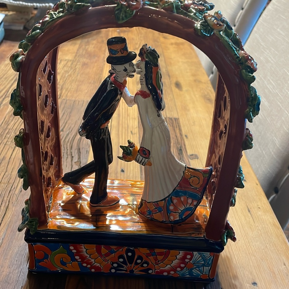 Catrina Bride and Groom Wedding Arch - Day of the Dead